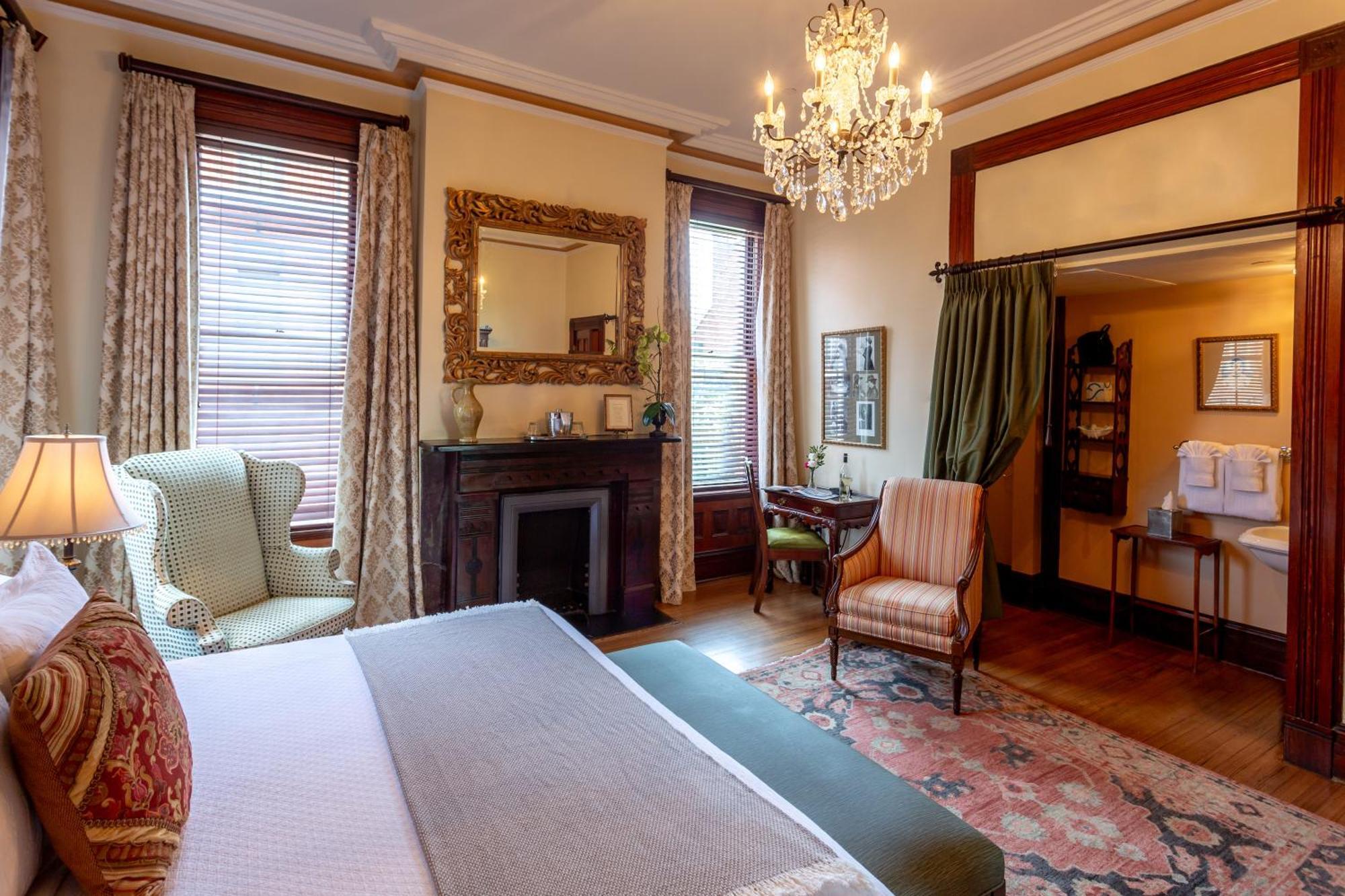 Juliette Gordon Low Superior King Room