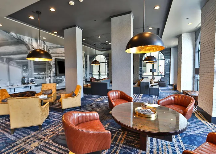 Dog friendly hotels Hilton Garden Inn Savannah Historic District