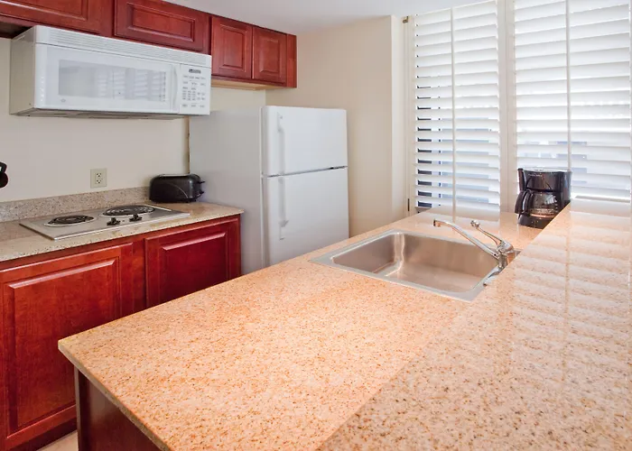 Beach Hotels Staybridge Suites Savannah Historic District By Ihg